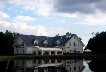 Hotel Dworek Nad Rozlewiskiem