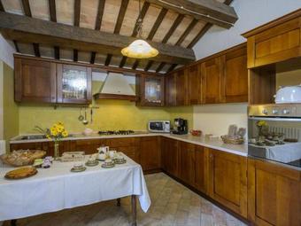 Splendid Apartment With Pool In Monte San Martino