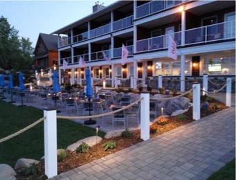 Hotel Quarterdeck Resort