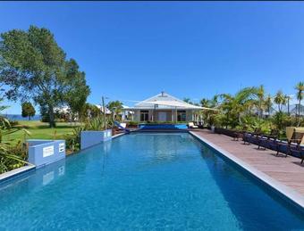 Hotel Twinlake Villas