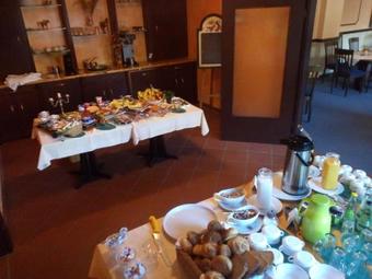 Hostal Hotel Pension Geiseltal- See M�cheln