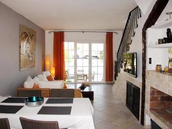 Holiday Home Capri (pog125)