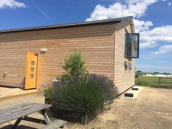 Hotel Creeksea Place Barns