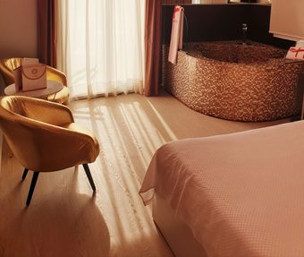 Hotel H