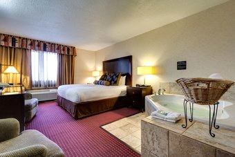 Hotel Fireside Inn & Suites
