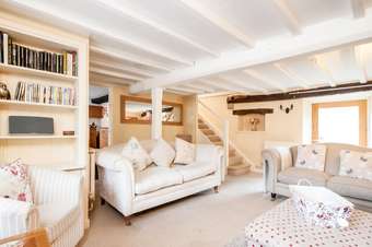 Period & Contempory Family Friendly Cotswold Cottage