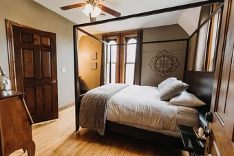 Iron Kettle Bed And Breakfast