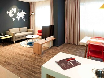 Hotel Ibis Saigon Airport