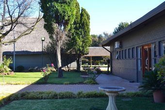 Hotel Outlook Lodge Or Tambo