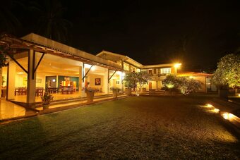 Hotel The Caribbean Gate Resort & Cafe