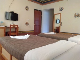 Hotel Nirvana Lodge & Homestay
