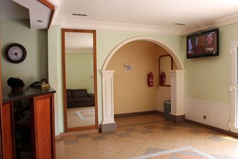 Hotel Guins Palace