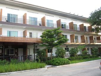 Baansakulpetch Hotel