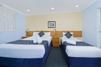 Haven Waters Motel & Apartments
