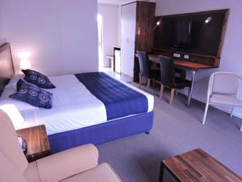 Snow Season Motor Inn