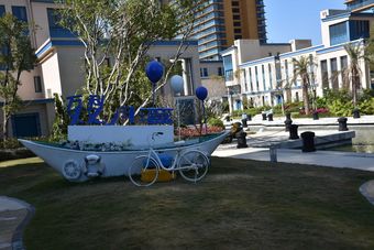 Twin Moon Bay Wehouse Hotel