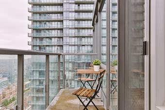 Bright Sub-penthouse On Bay St