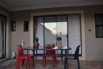 Hotel Thembisi Guesthouse