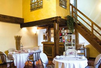 Hotel H�tel Restaurant Les Remparts