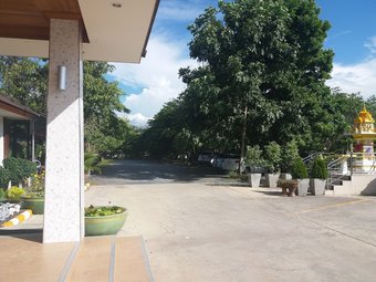 Grand Lopburi Hotel