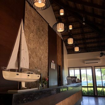 Hotel Fridays Puerto Galera