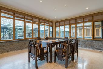 Posada Wuhua Yishu Shouzhuo Park