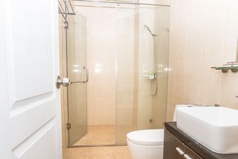 Riverside Apartment In Monarchy Apartment