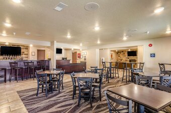 Hotel Cobblestone Inn & Suites - Bridgeport