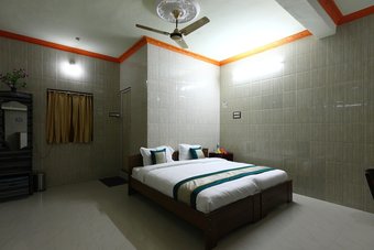 Hotel Oyo 7747 Ss Residency