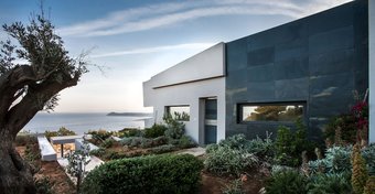 Villa Marathon Blue