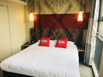 Ibis Chengdu East Railway Station Hotel