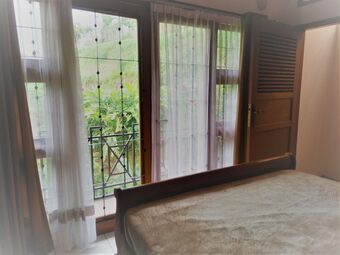 Bed & Breakfast Kembang Guest House