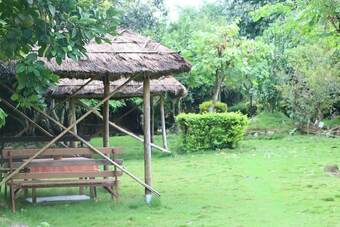 Hotel Lake Twenty Thousand Farm And Retreat