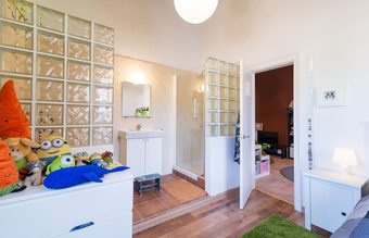 Apartamentos Encantadora Mansi�n Con Jard�n Y Piscina