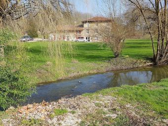 Apartamento Property With 5 Bedrooms In Saint-paul-de-varax, With Private Pool, Furnished Garden And Wifi