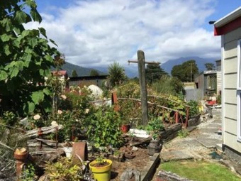 Hotel Kokatahi Valley Country Inn