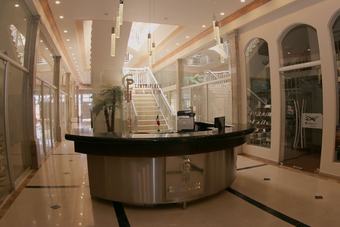 Centriplaza Hotel Suite & Spa