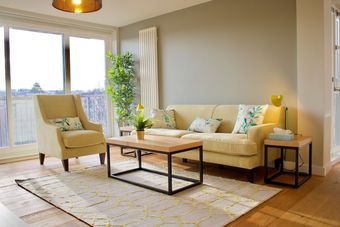 2 Bedroom Apartment With Free Parking