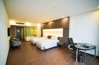 The Mira Central Park Hotel