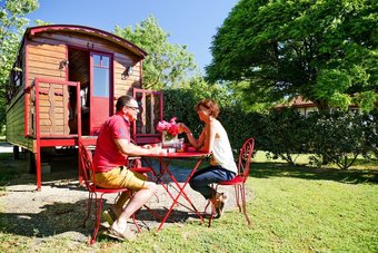 Hotel La Roulotte Des Mousquetaires