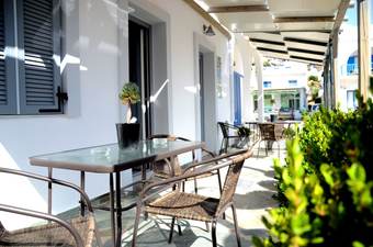 Residencia Em Gard Suites