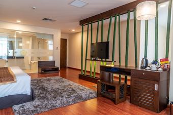 Sai Gon Phu Tho Hotel