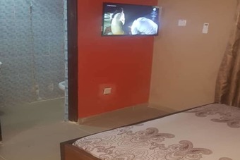 Momak 6 Hotel & Suites