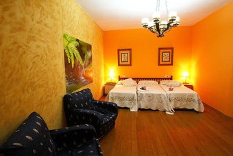 Caseron De Navas De Oro