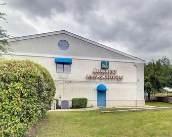 Hotel Quality Inn & Suites