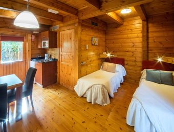 Hotel Accommodation De Salut Somlom