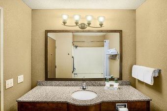 Hotel First Choice Inns At The Swell