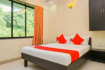 Hotel Oyo 22348 Radha Krishna