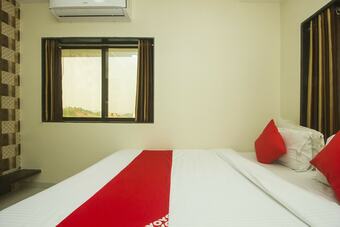 Oyo 18610 Hotel Parivar Garden