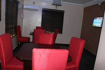 Tommsville Hotels